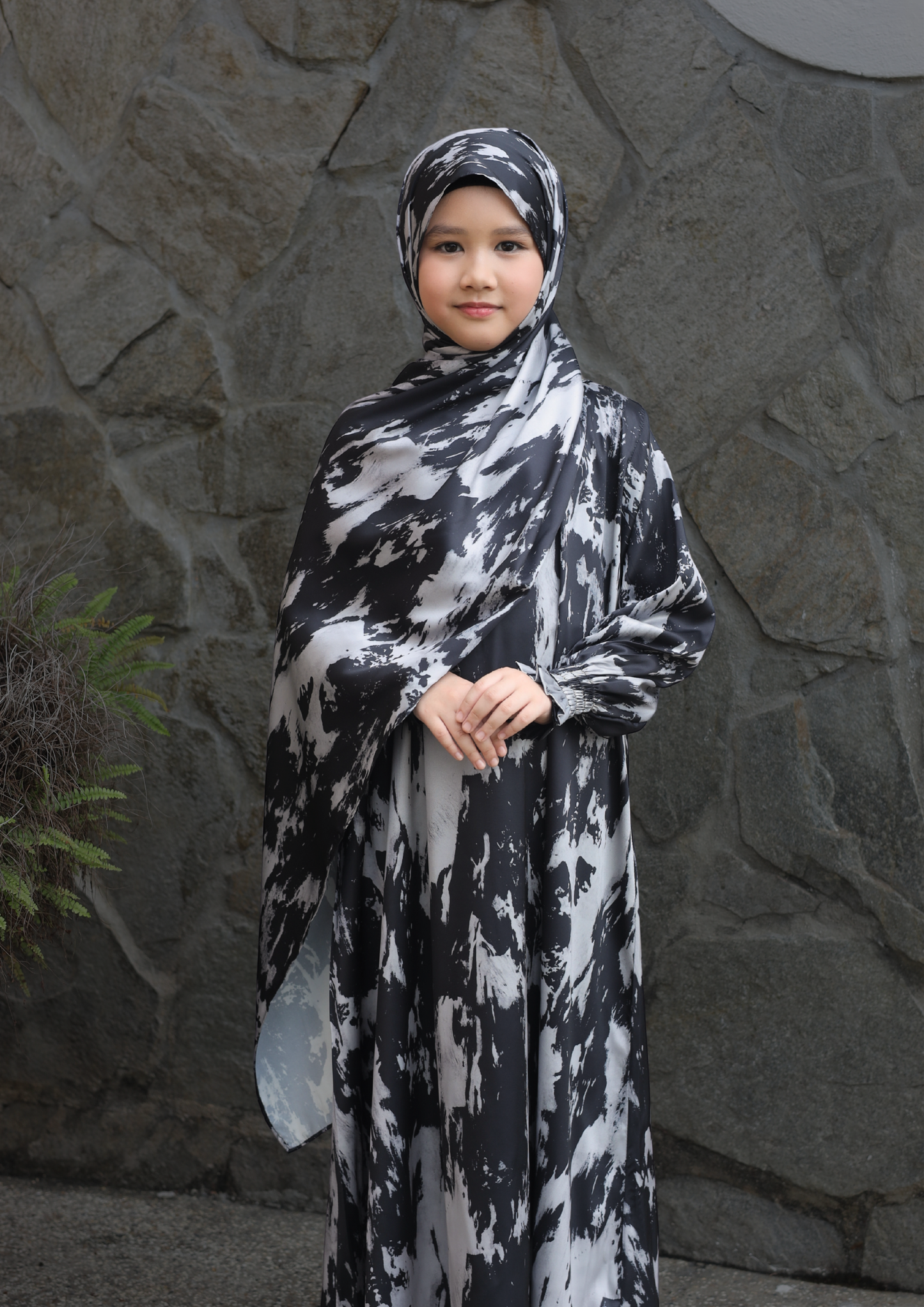 AURA ABAYA KIDS + IESA KURTA TELUK BELANGA KIDS
